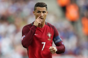MILANSPORT下载-跨界新规引爆争议，莎拉波娃赛事官方联手RNG，网球与电竞的绝杀时刻